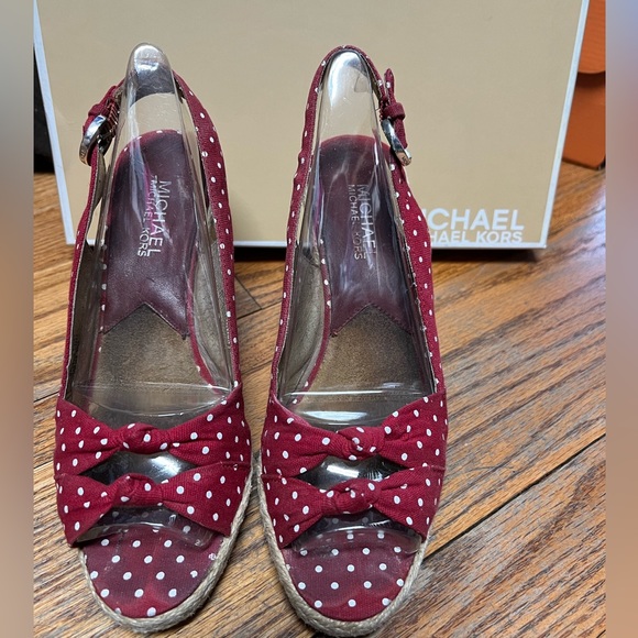 Michael Kors - red polka dot sling back, peep toe, wedge - size 6 - Picture 2 of 6
